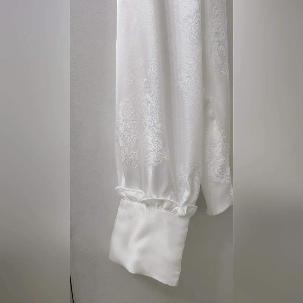 New Zara Women's White Ruffled Tie-Neck Blouse, Size Extra Small.